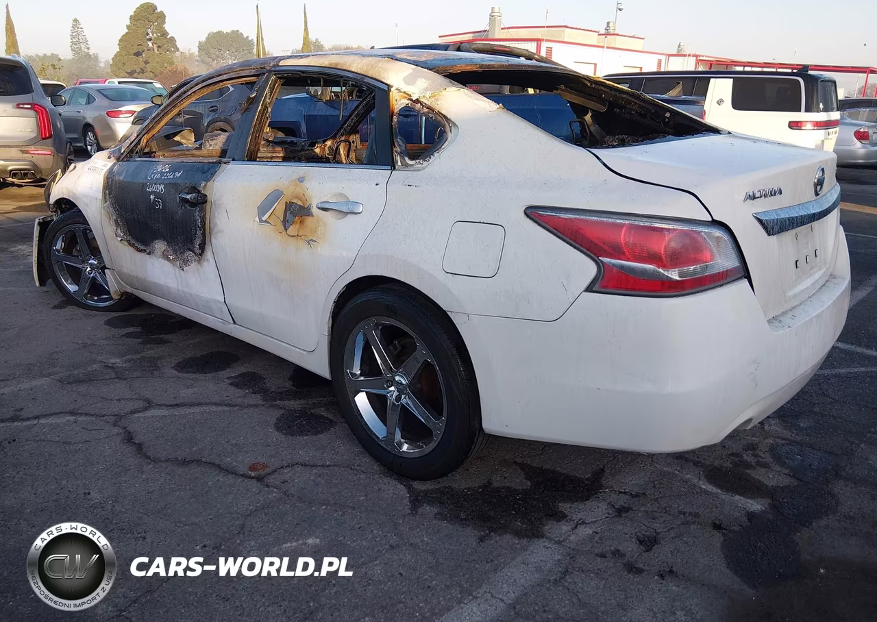 2015 Nissan Altima 2.5 S VIN:1N4AL3AP5FC220210 - 3