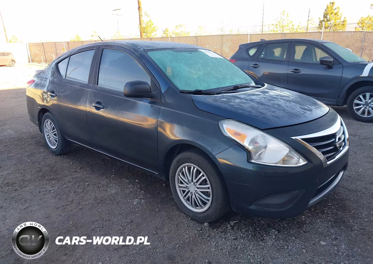 2015 Nissan Versa 1.6 S+