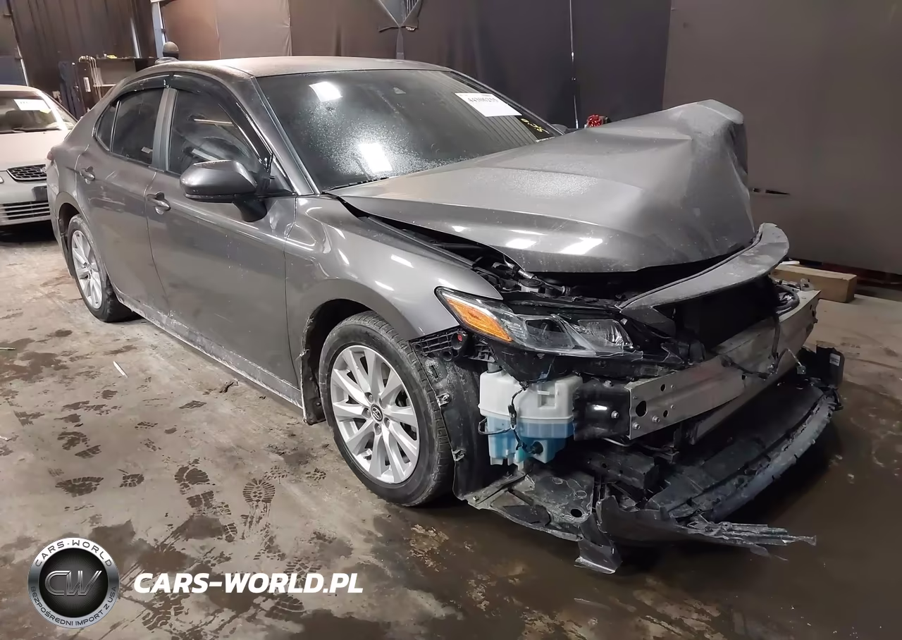 2020 Toyota Camry Le – zdjęcie 1 z 20