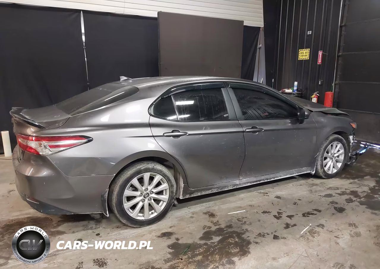2020 Toyota Camry Le VIN:4T1C11AK2LU859096 - 14