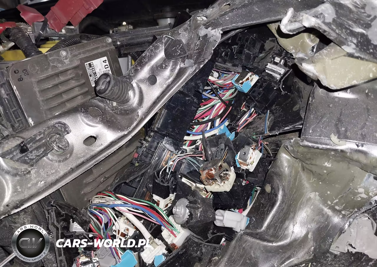 2020 Toyota Camry Le VIN:4T1C11AK2LU859096 - 19