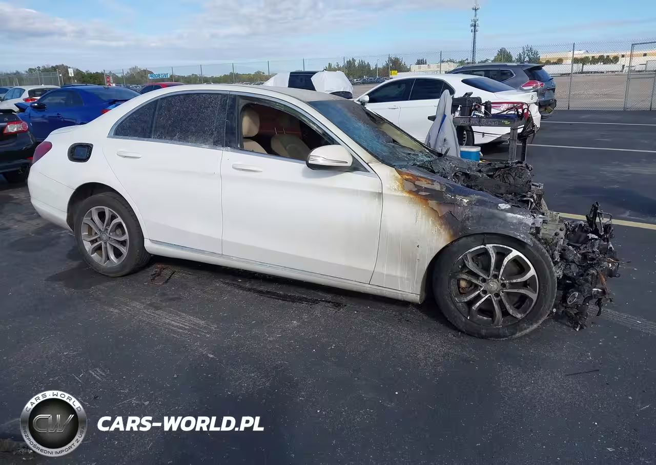 2015 Mercedes-Benz C 300