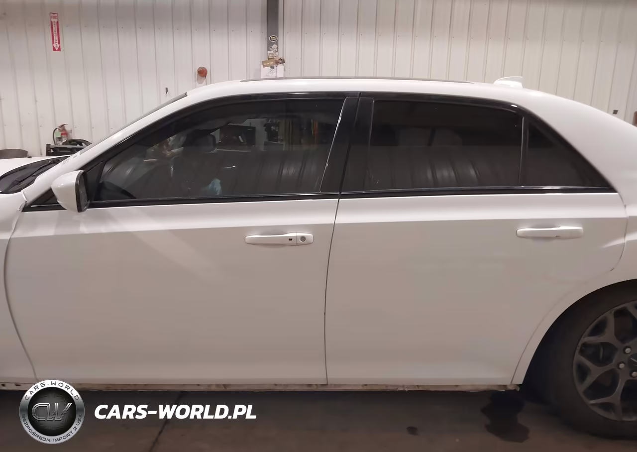 2018 Chrysler 300 300S Awd VIN:2C3CCAGG7JH165574 - 15