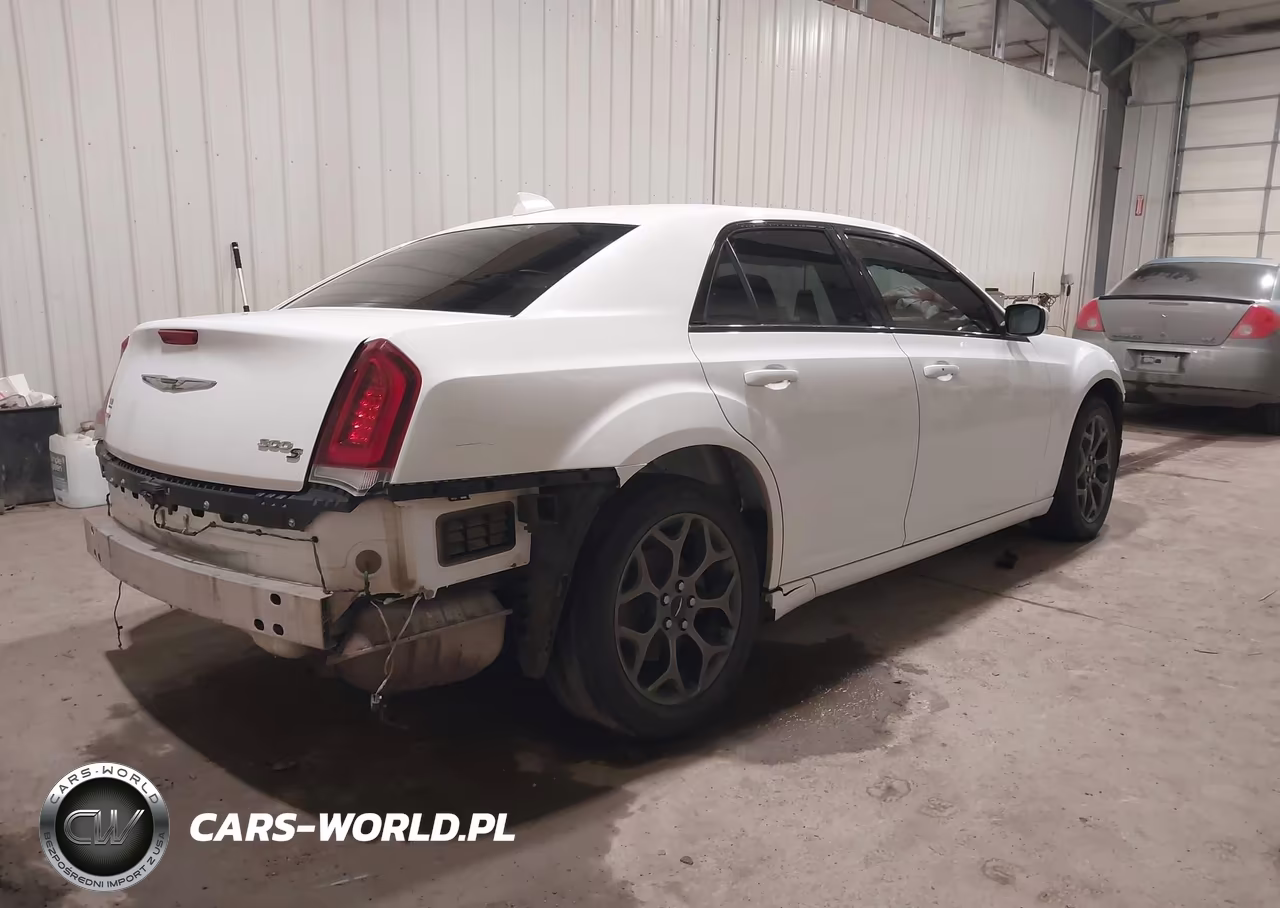 2018 Chrysler 300 300S Awd VIN:2C3CCAGG7JH165574 - 4