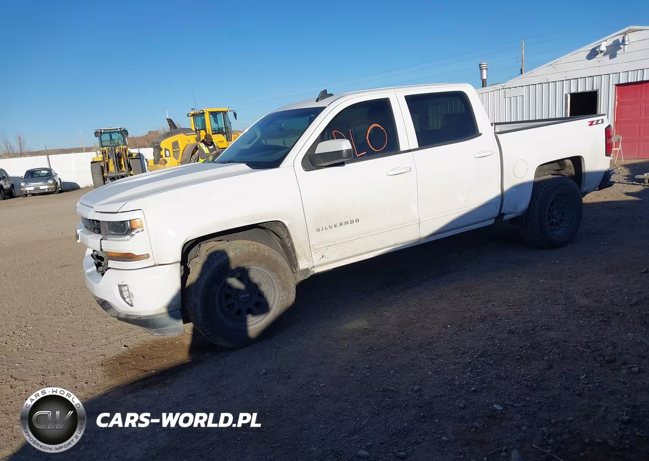 2018 Chevrolet Silverado 1500 2Lt VIN:3GCUKREC2JG352321 - 2