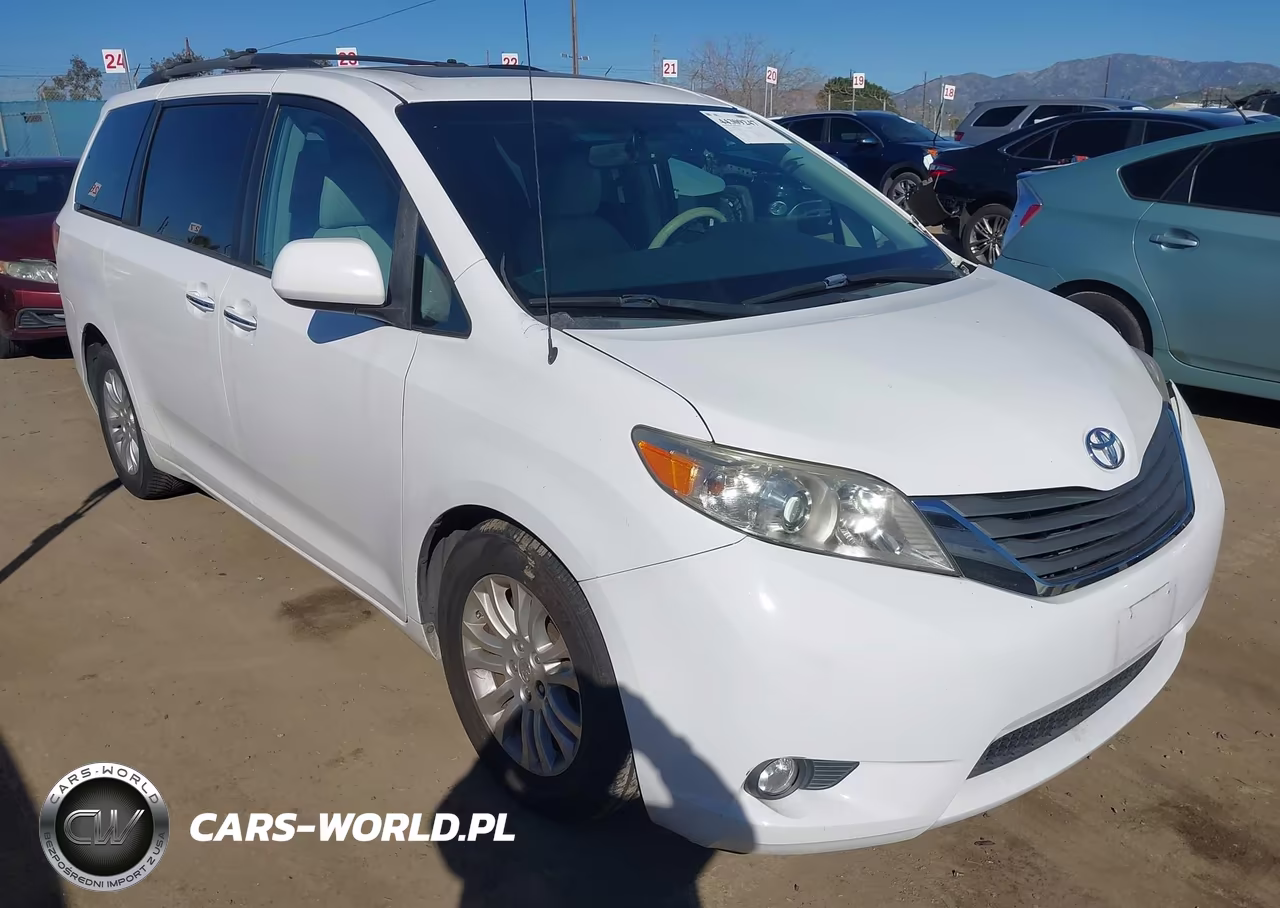 2013 Toyota Sienna Xle V6 8 Passenger – zdjęcie 1 z 16