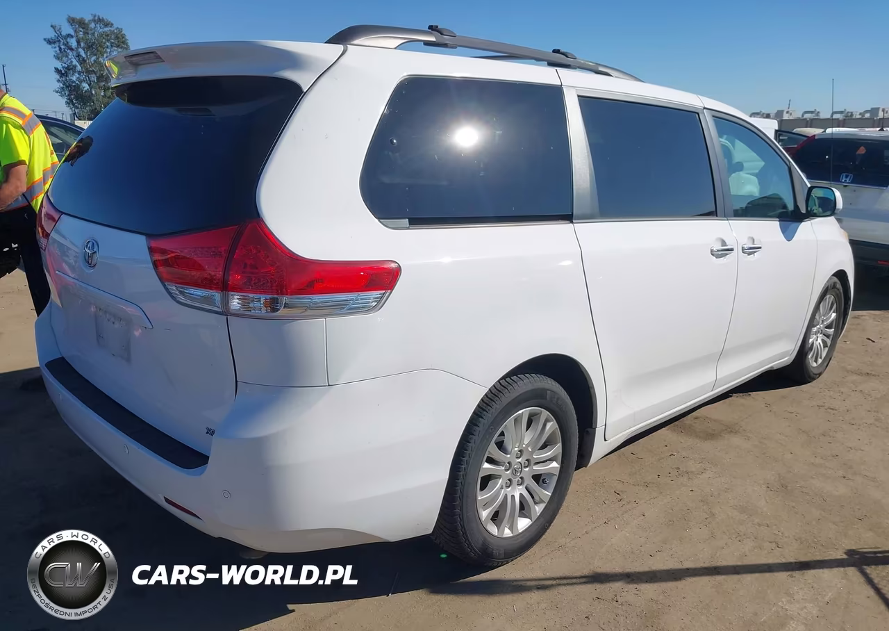 2013 Toyota Sienna Xle V6 8 Passenger VIN:5TDYK3DCXDS364741 - 4