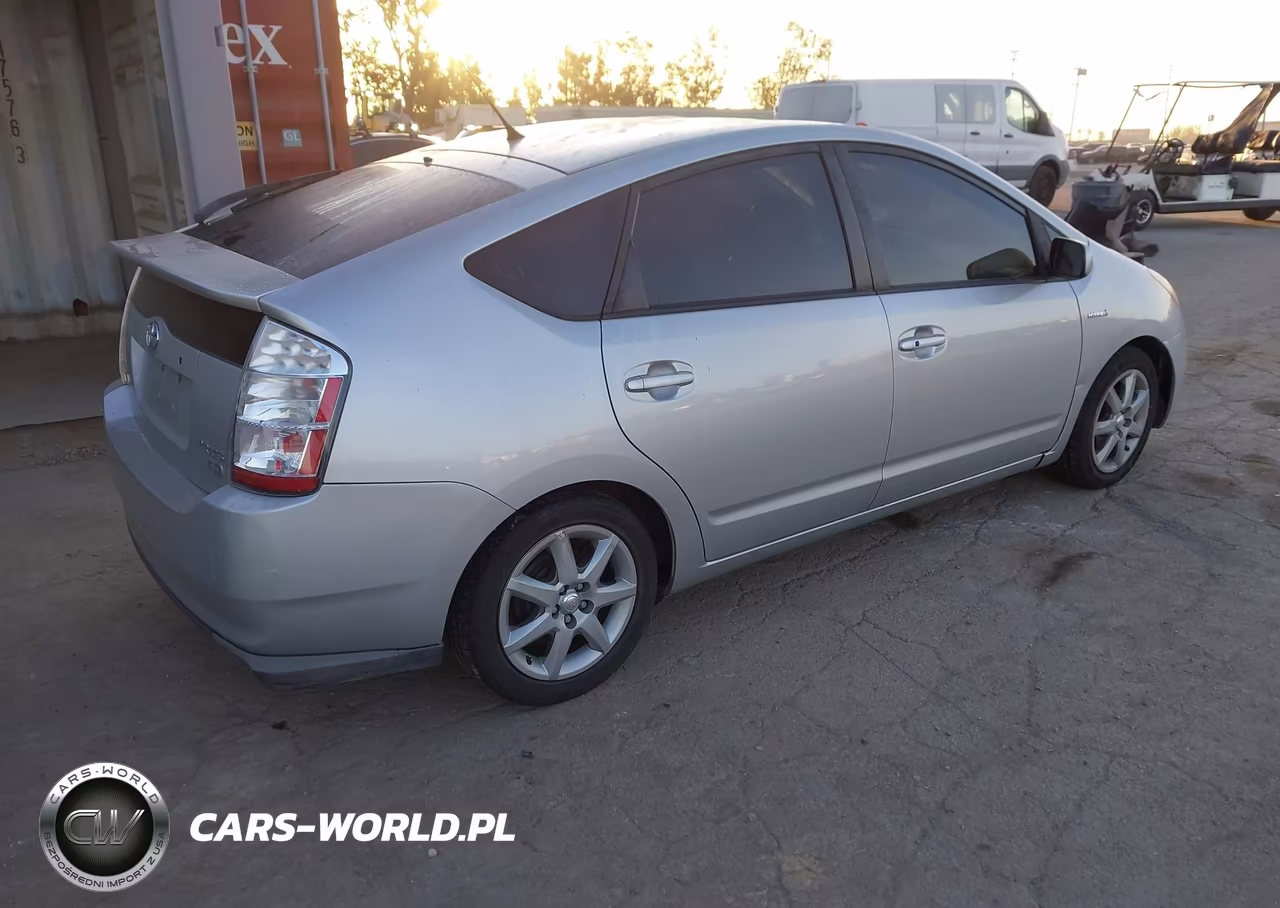 2009 Toyota Prius Touring VIN:JTDKB20UX97858758 - 4