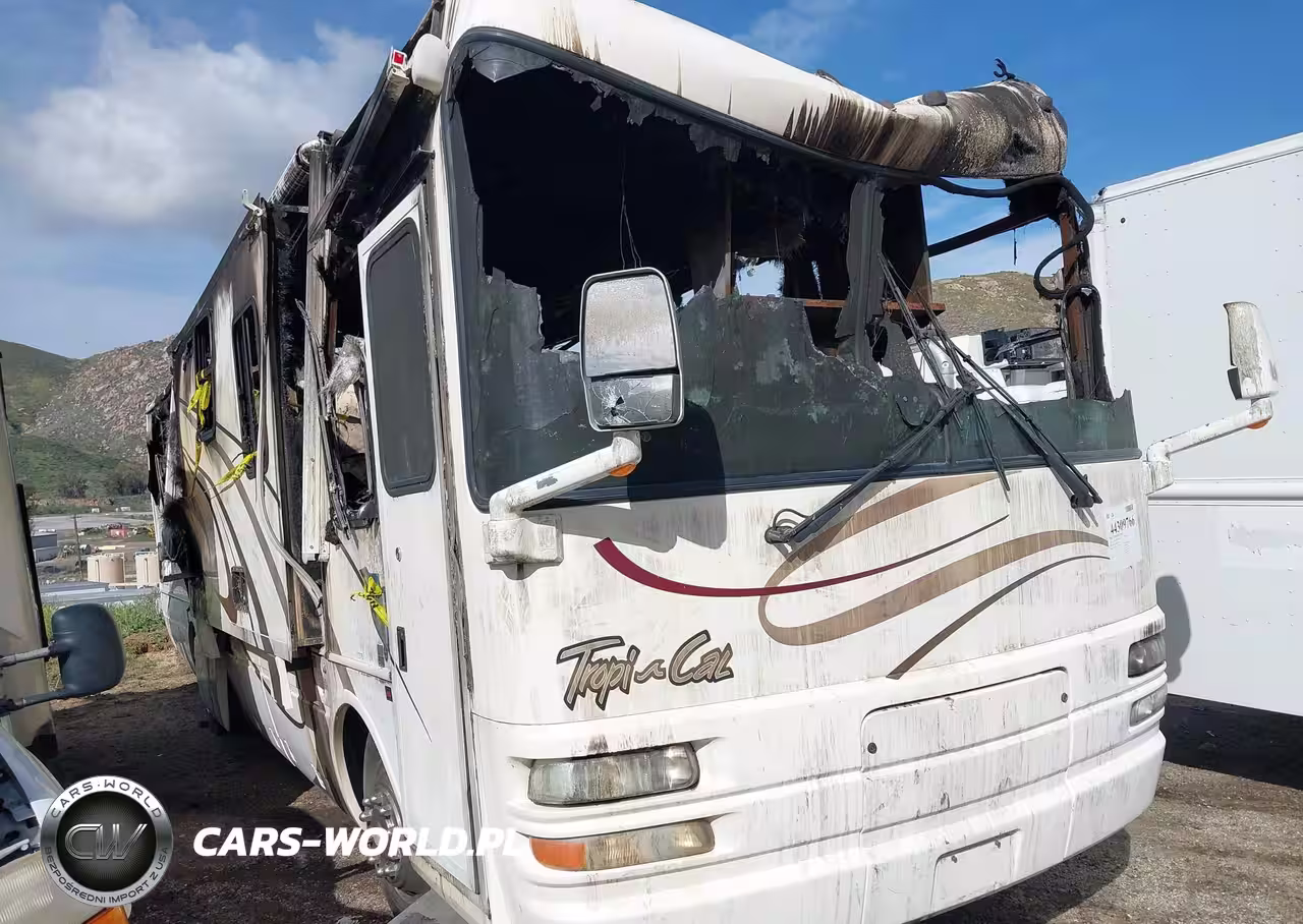 2003 National R Tropi-Cal X Line Motor Home