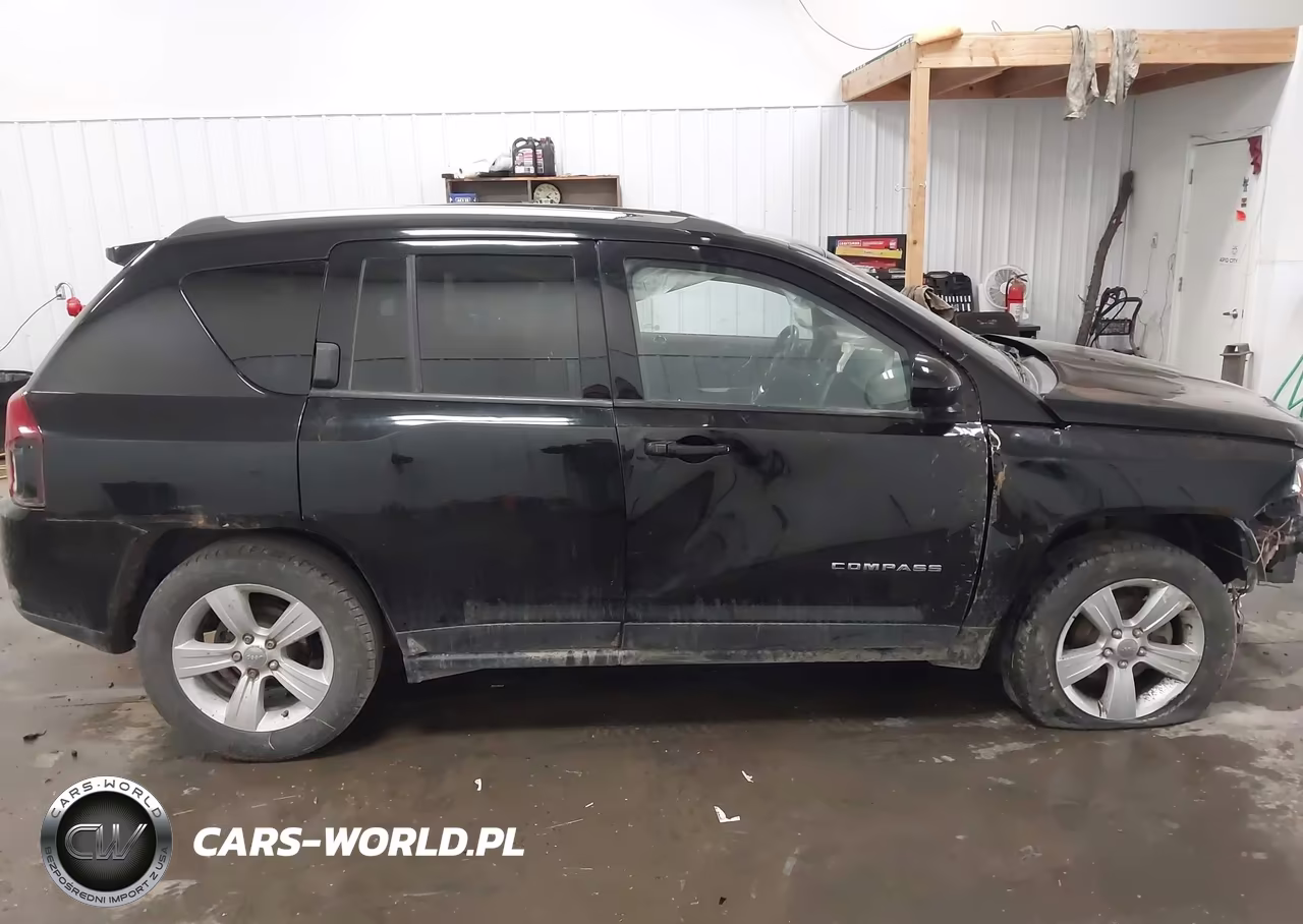 2017 Jeep Compass Latitude 4X4 VIN:1C4NJDEB0HD106439 - 13
