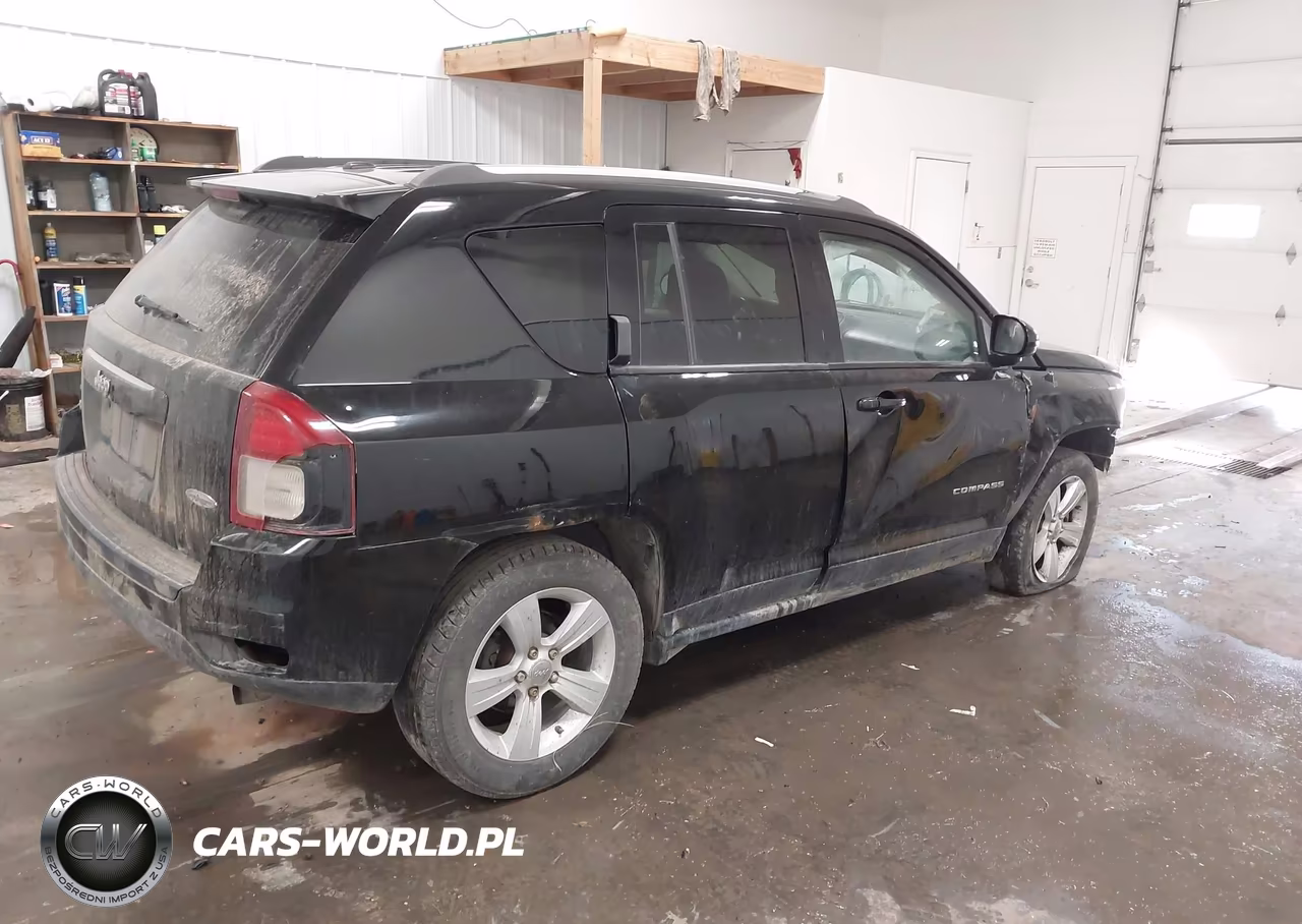 2017 Jeep Compass Latitude 4X4 VIN:1C4NJDEB0HD106439 - 4