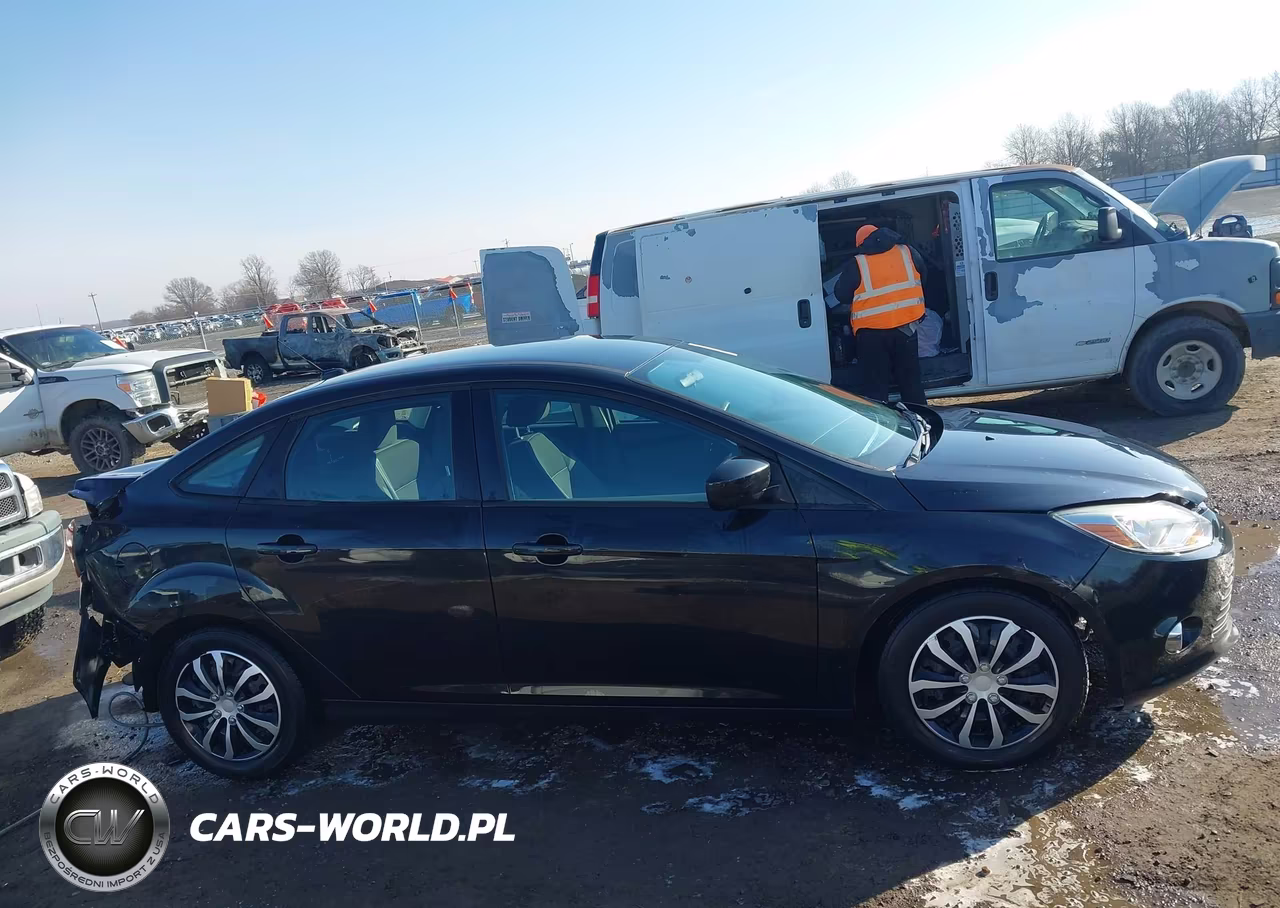 2012 Ford Focus Se VIN:1FAHP3F25CL405305 - 14