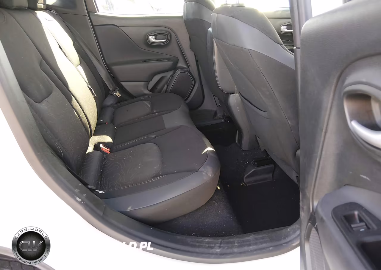 2023 Jeep Renegade Upland 4X4 VIN:ZACNJDB11PPP30386 - 8