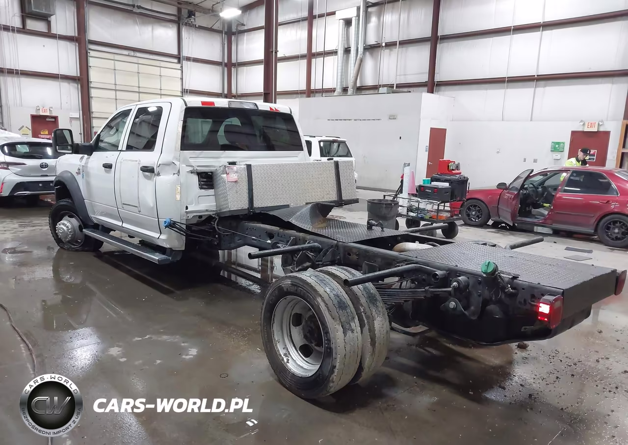 2024 Ram 5500 Chassis Tradesman-Slt-Laramie-Limited VIN:3C7WRNFL7RG172598 - 3