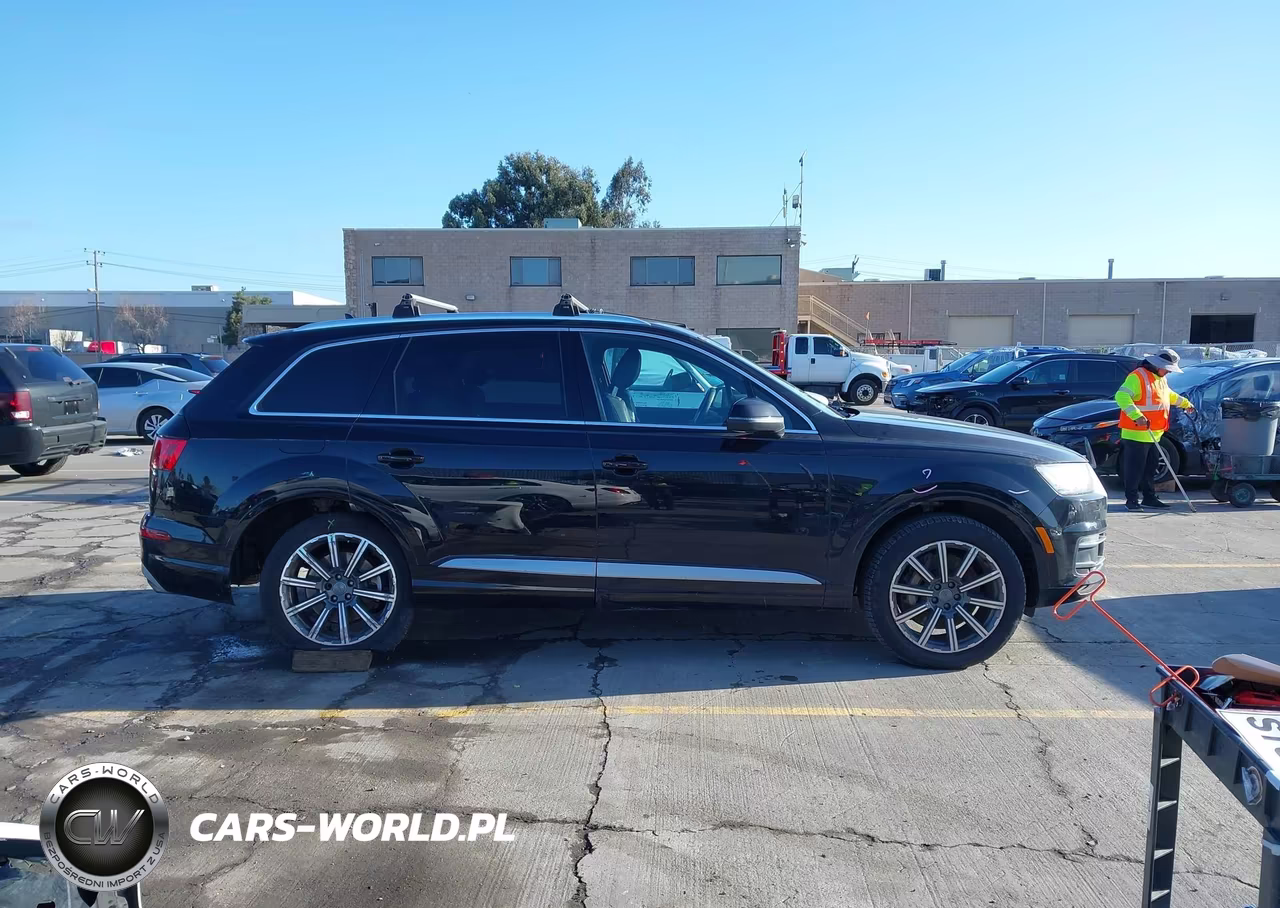 2017 Audi Q7 3.0T Premium VIN:WA1LAAF79HD024249 - 14