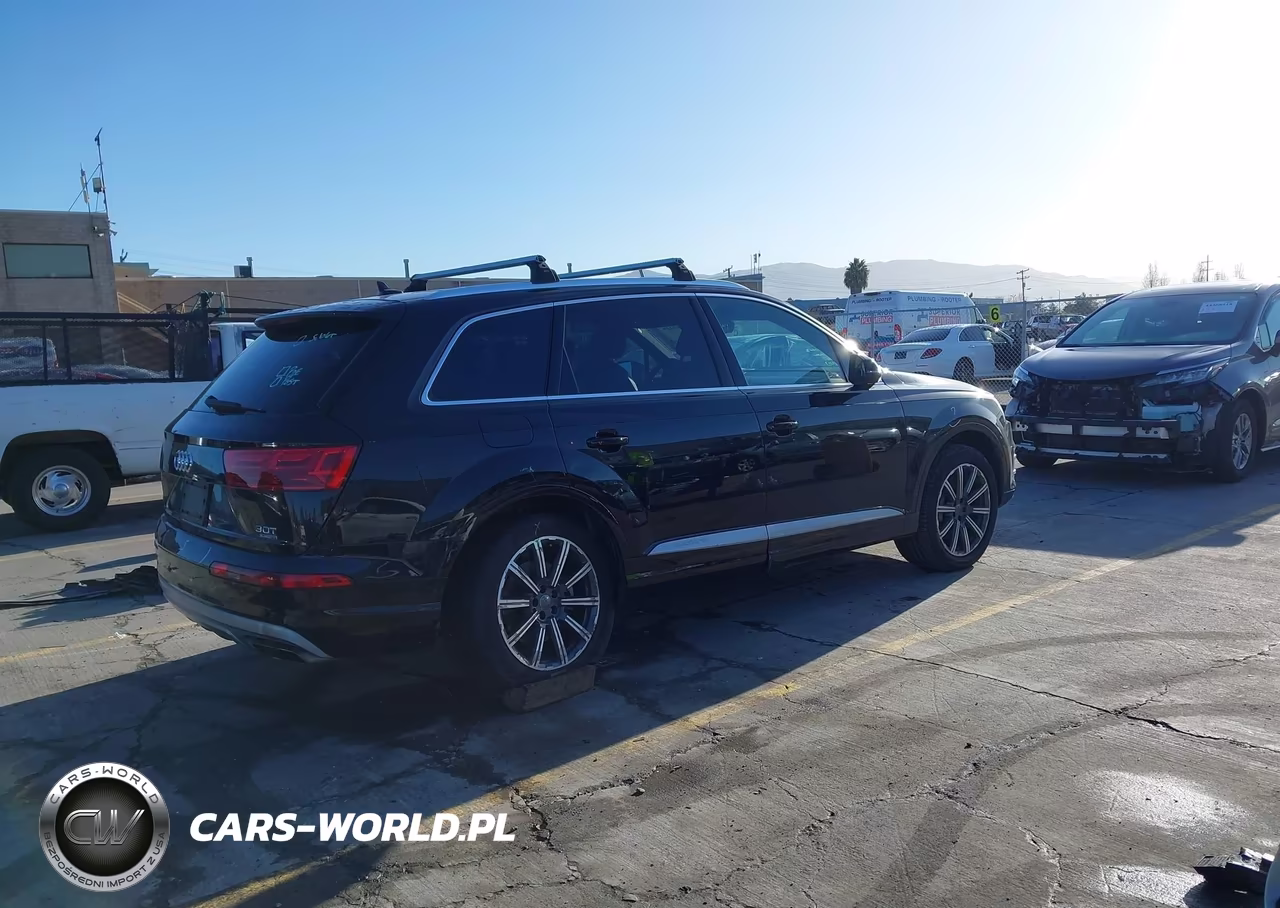 2017 Audi Q7 3.0T Premium VIN:WA1LAAF79HD024249 - 4