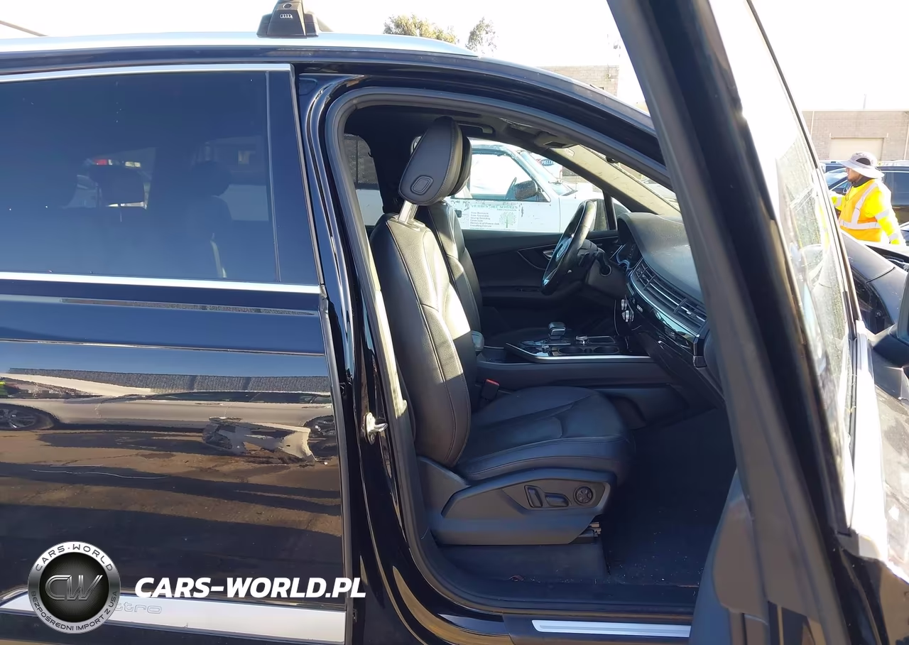 2017 Audi Q7 3.0T Premium VIN:WA1LAAF79HD024249 - 5