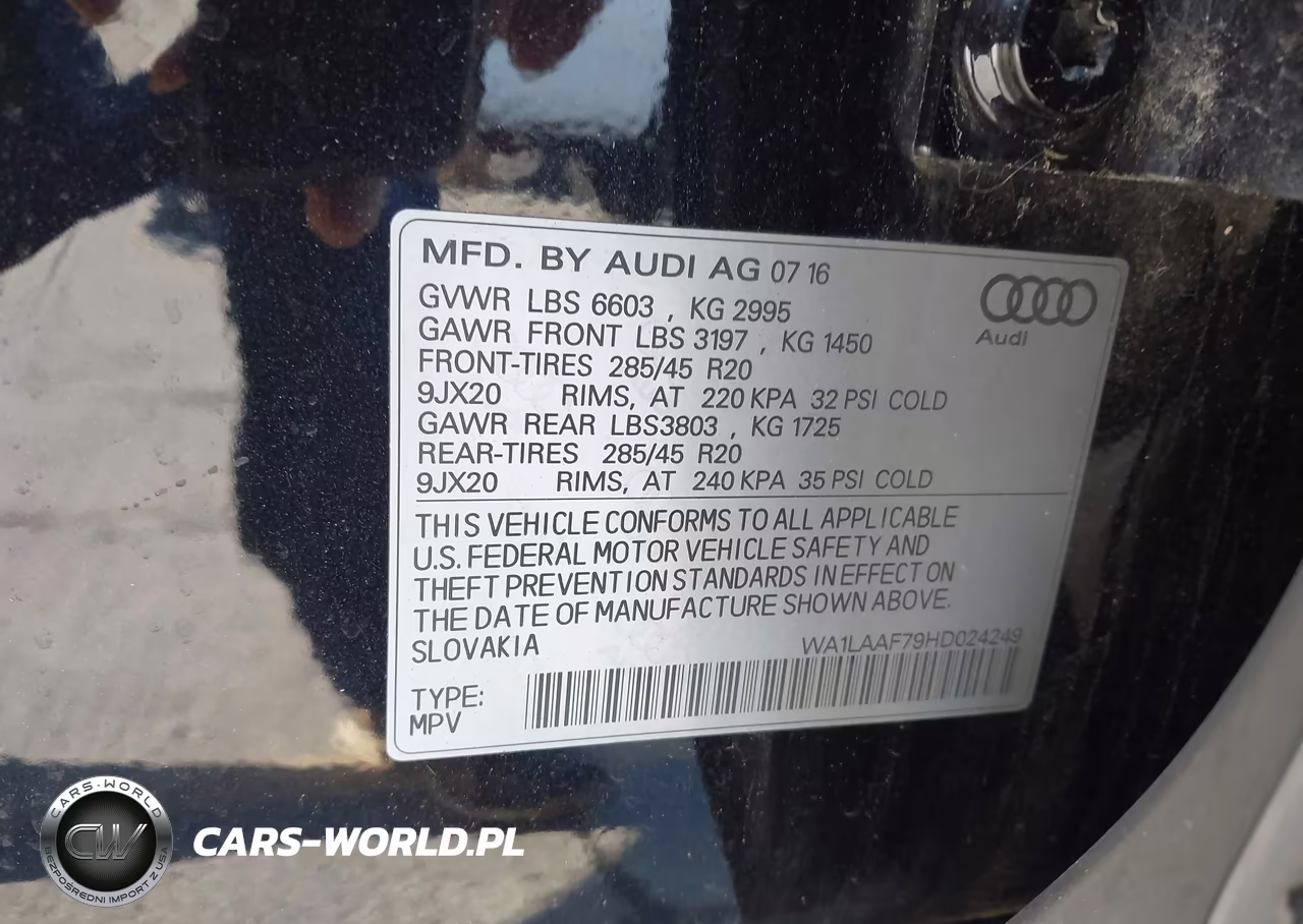 2017 Audi Q7 3.0T Premium VIN:WA1LAAF79HD024249 - 9