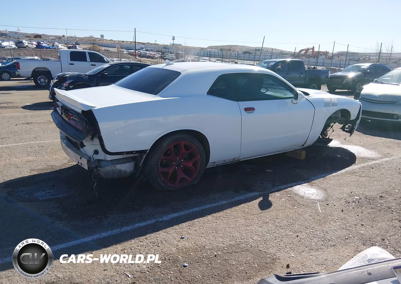 2015 Dodge Challenger Sxt Plus VIN:2C3CDZBG0FH850736 - 4