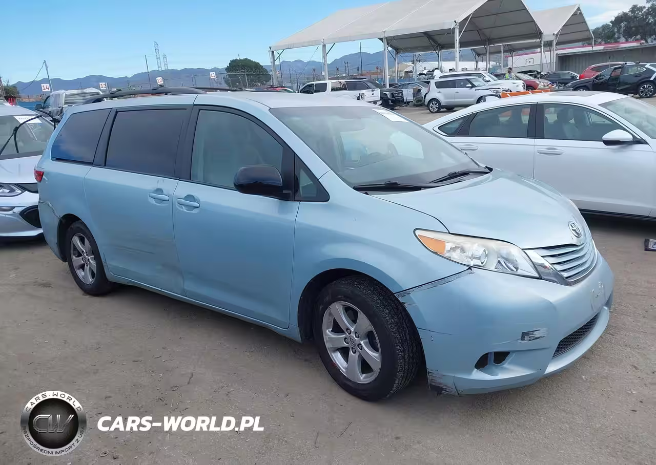 2015 Toyota Sienna Le 8 Passenger