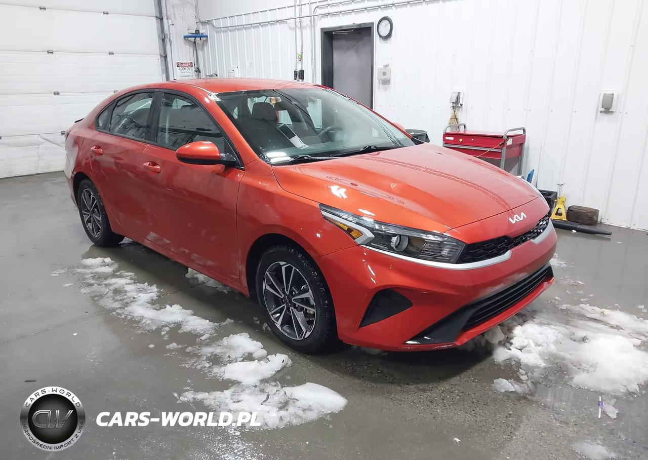 2023 Kia Forte Lxs – zdjęcie 1 z 17
