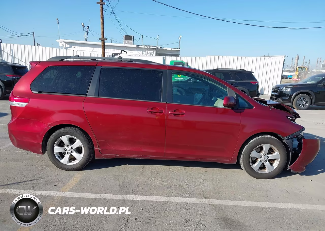 2012 Toyota Sienna Le V6 8 Passenger VIN:5TDKK3DCXCS274736 - 13