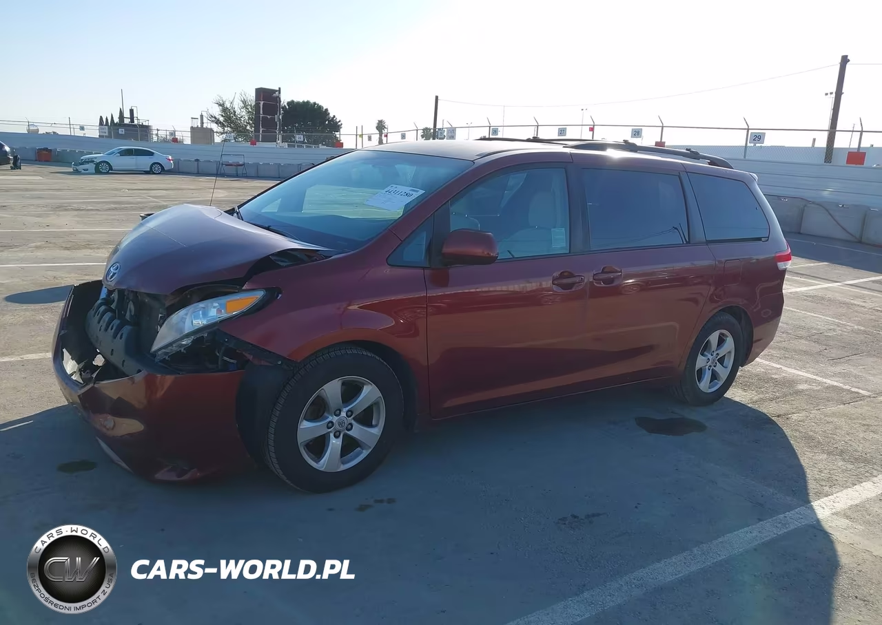 2012 Toyota Sienna Le V6 8 Passenger VIN:5TDKK3DCXCS274736 - 2