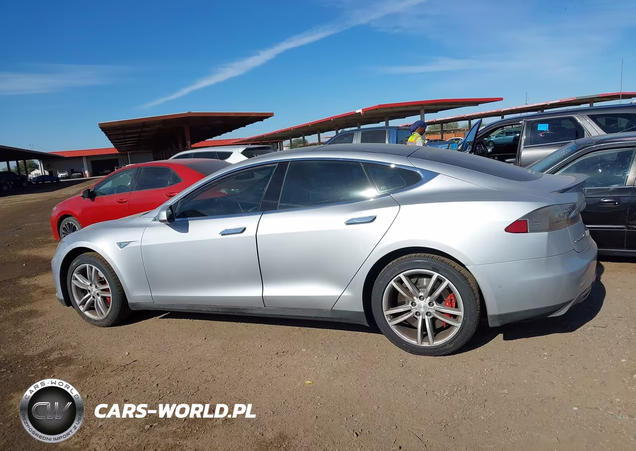 2015 Tesla Model S 85D-P85D VIN:5YJSA1H45FF081140 - 14