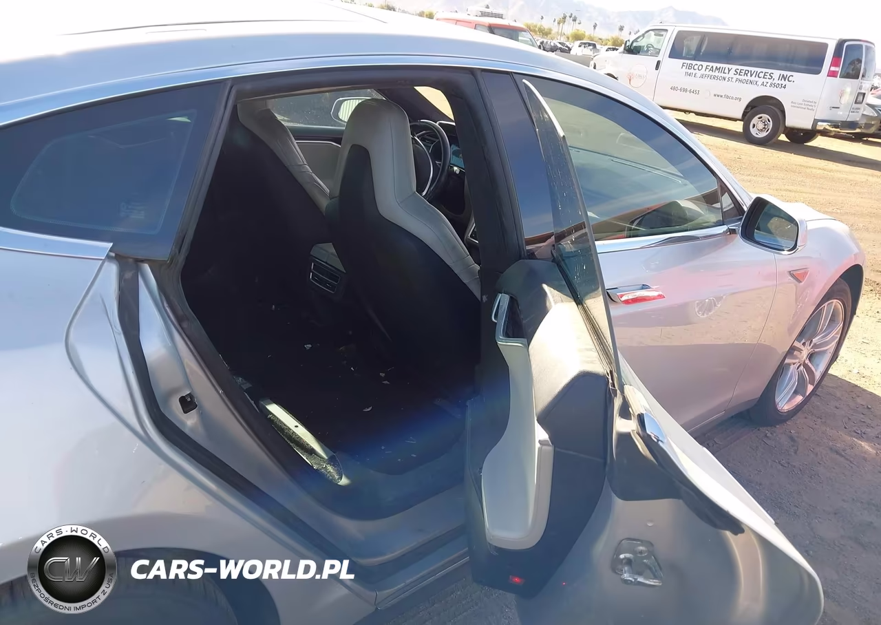 2015 Tesla Model S 85D-P85D VIN:5YJSA1H45FF081140 - 8