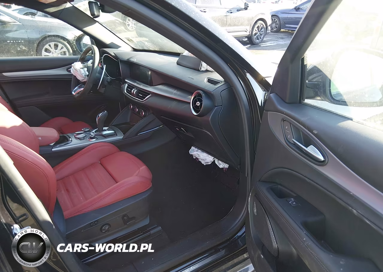 2025 Alfa Romeo Stelvio Sprint Awd VIN:ZASPAKAN1S7D95342 - 5