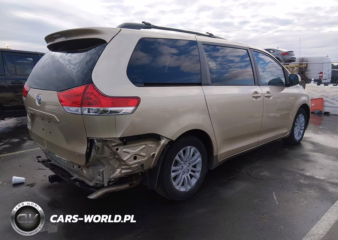 2011 Toyota Sienna Xle V6 VIN:5TDYK3DC4BS041928 - 4