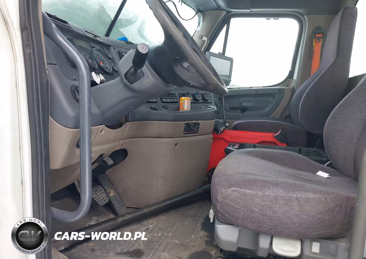 2019 Freightliner Cascadia 125 VIN:1FUJGEDV4KLKD4621 - 6