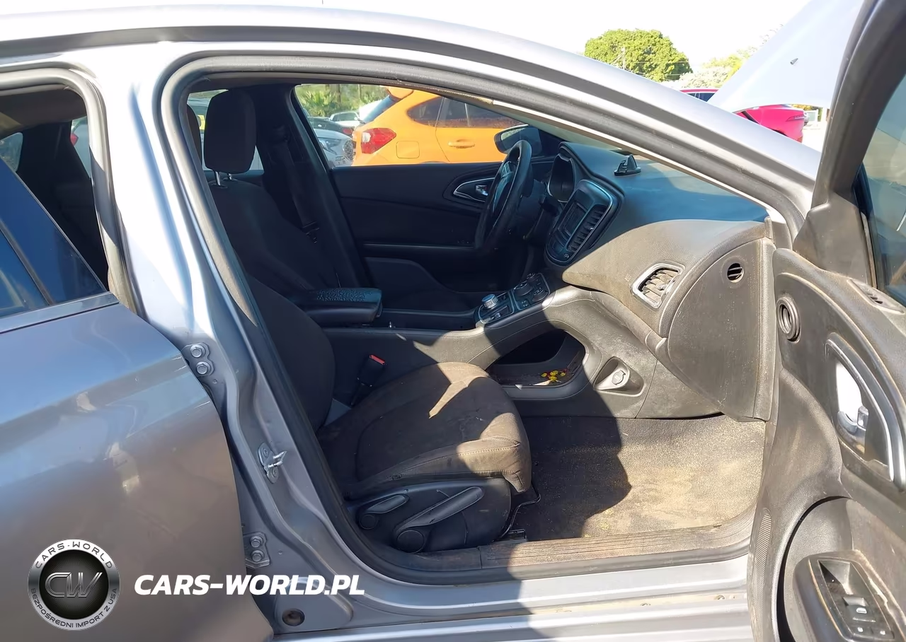 2015 Chrysler 200 Limited VIN:1C3CCCAB8FN663614 - 5