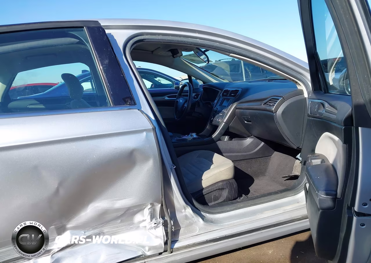 2017 Ford Fusion S VIN:3FA6P0G70HR196130 - 5