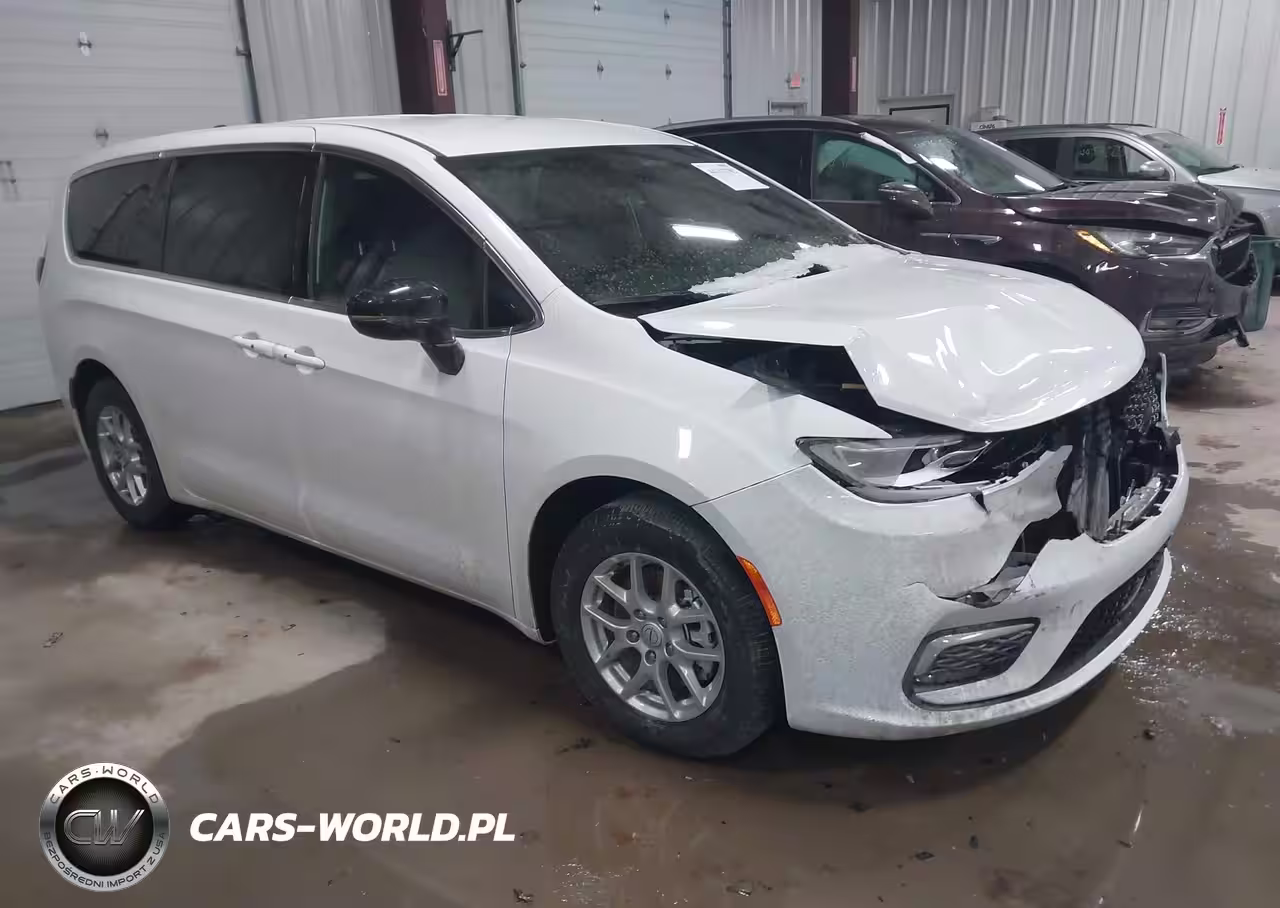 2026 Chrysler Pacifica Select