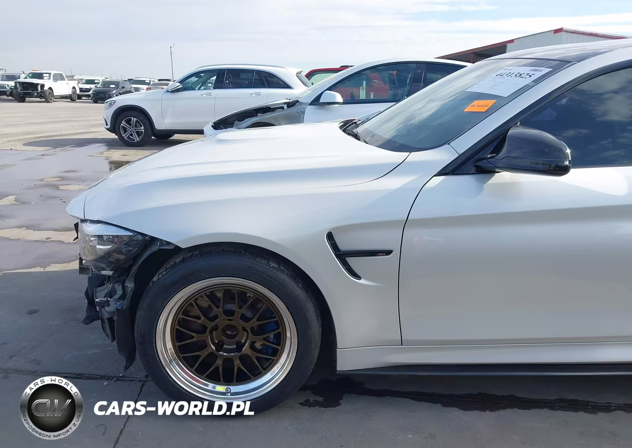 2016 BMW M4 VIN:WBS3R9C5XGK335708 - 18