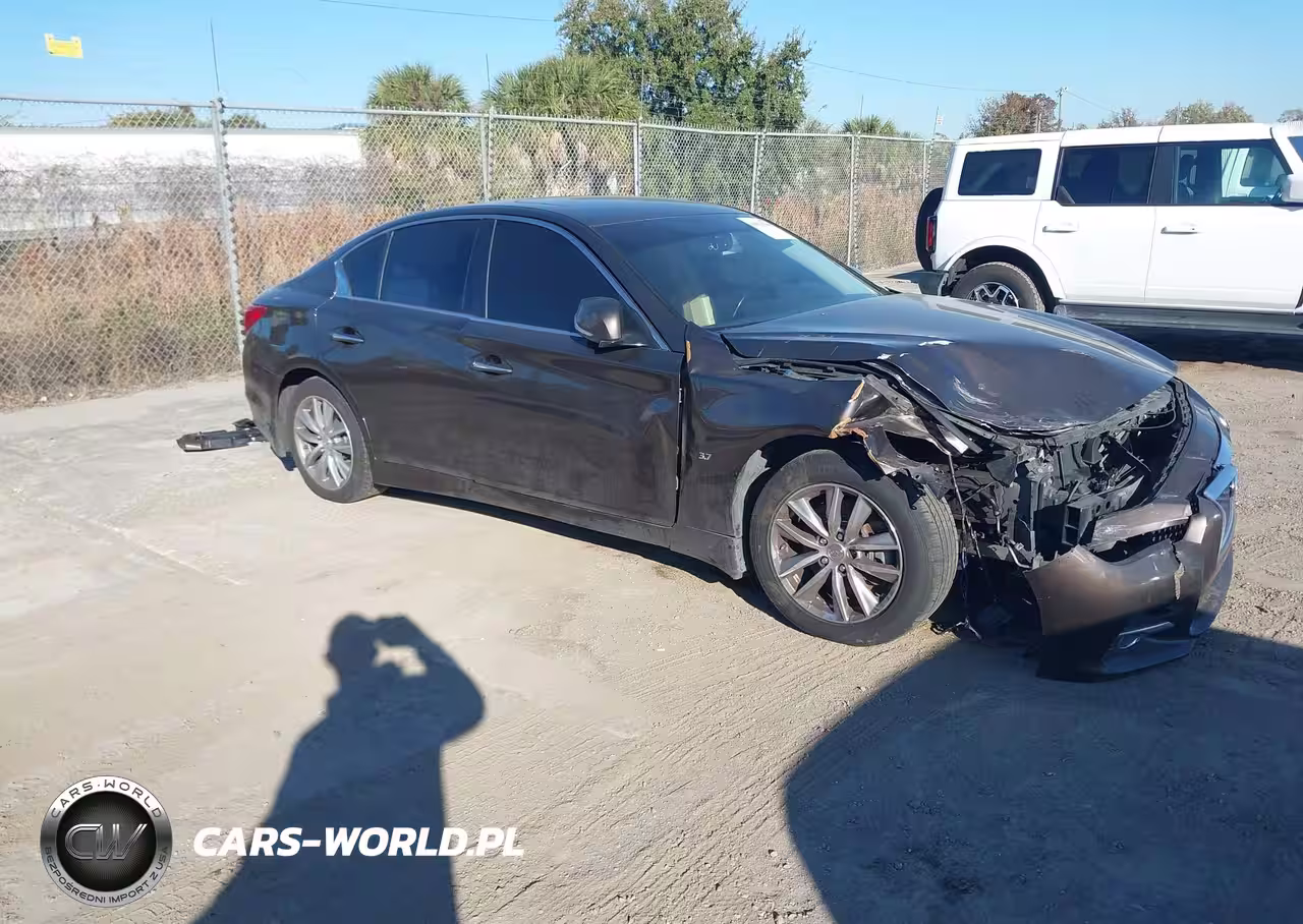 2015 Infiniti Q50 Premium