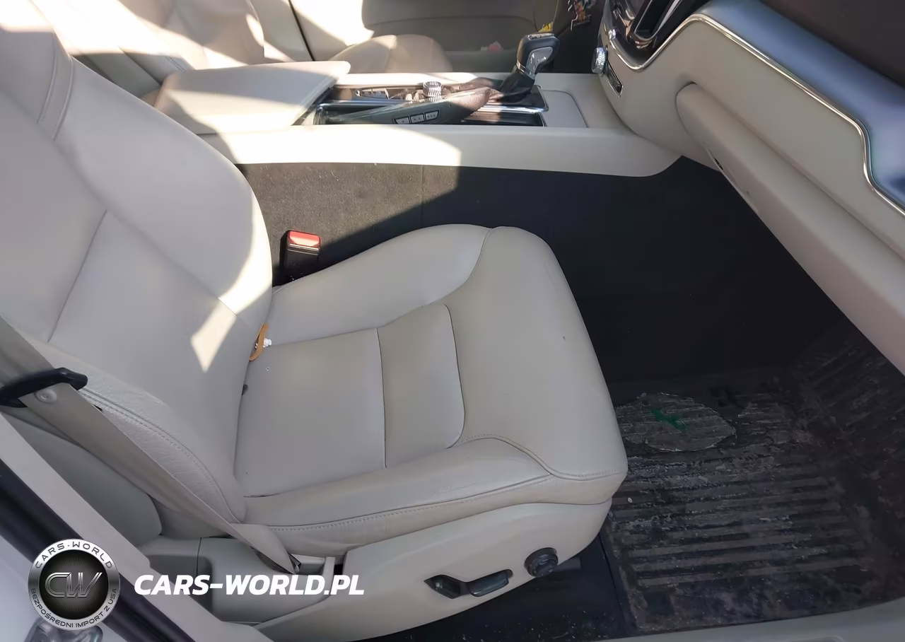 2018 Volvo Xc60 T6 Momentum VIN:LYVA22RK6JB069102 - 5