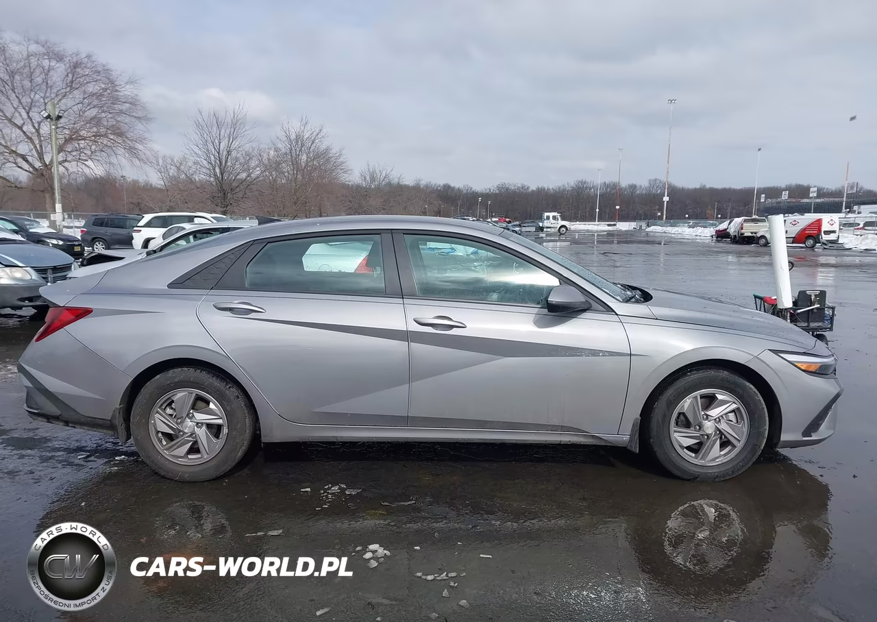 2025 Hyundai Elantra Se VIN:KMHLL4DG7SU010891 - 13