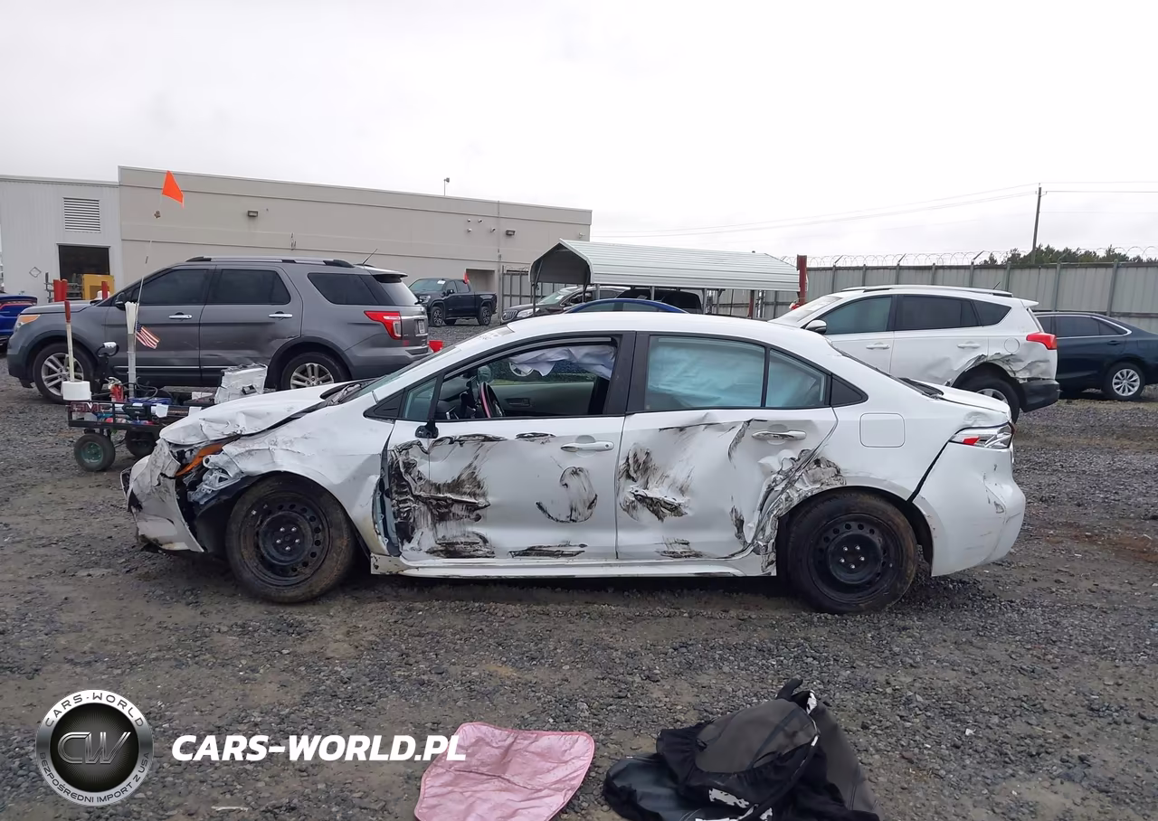 2022 Toyota Corolla Le VIN:5YFEPMAE9NP369813 - 14