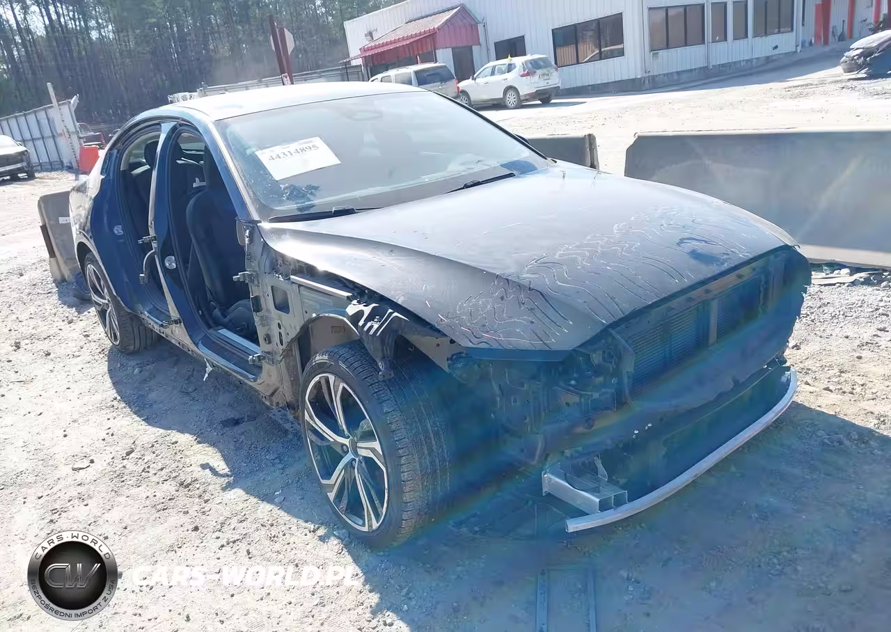 2024 Volvo S60 B5 Core Dark Theme