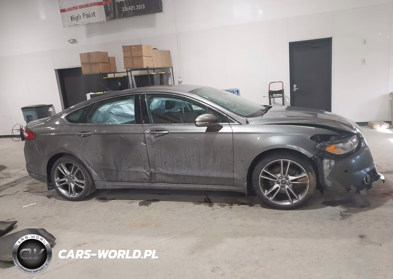 2013 Ford Fusion Titanium VIN:3FA6P0K92DR188419 - 13