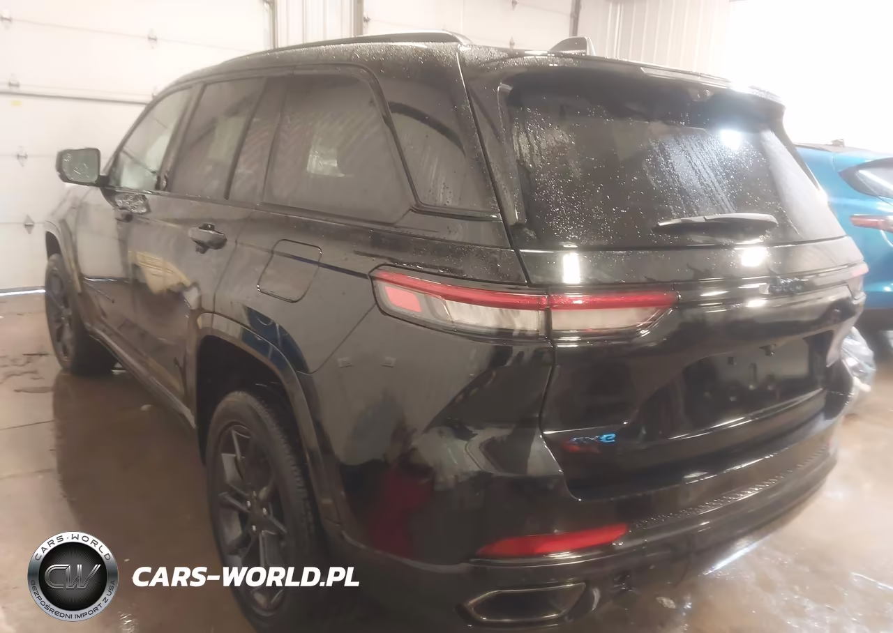 2025 Jeep Grand Cherokee 4Xe Anniversary Edition VIN:1C4RJYB69S8651913 - 3