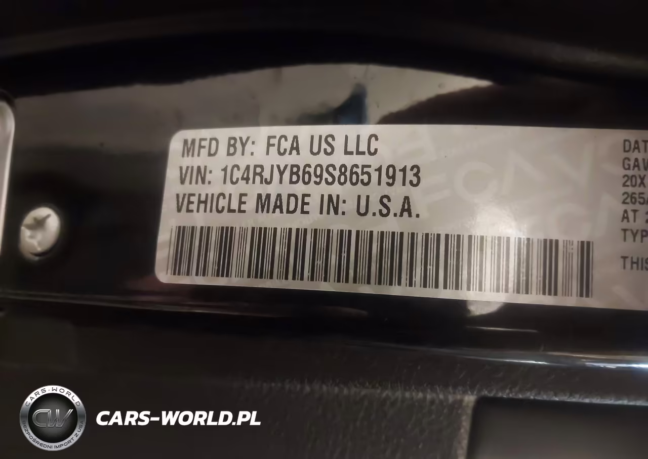2025 Jeep Grand Cherokee 4Xe Anniversary Edition VIN:1C4RJYB69S8651913 - 9