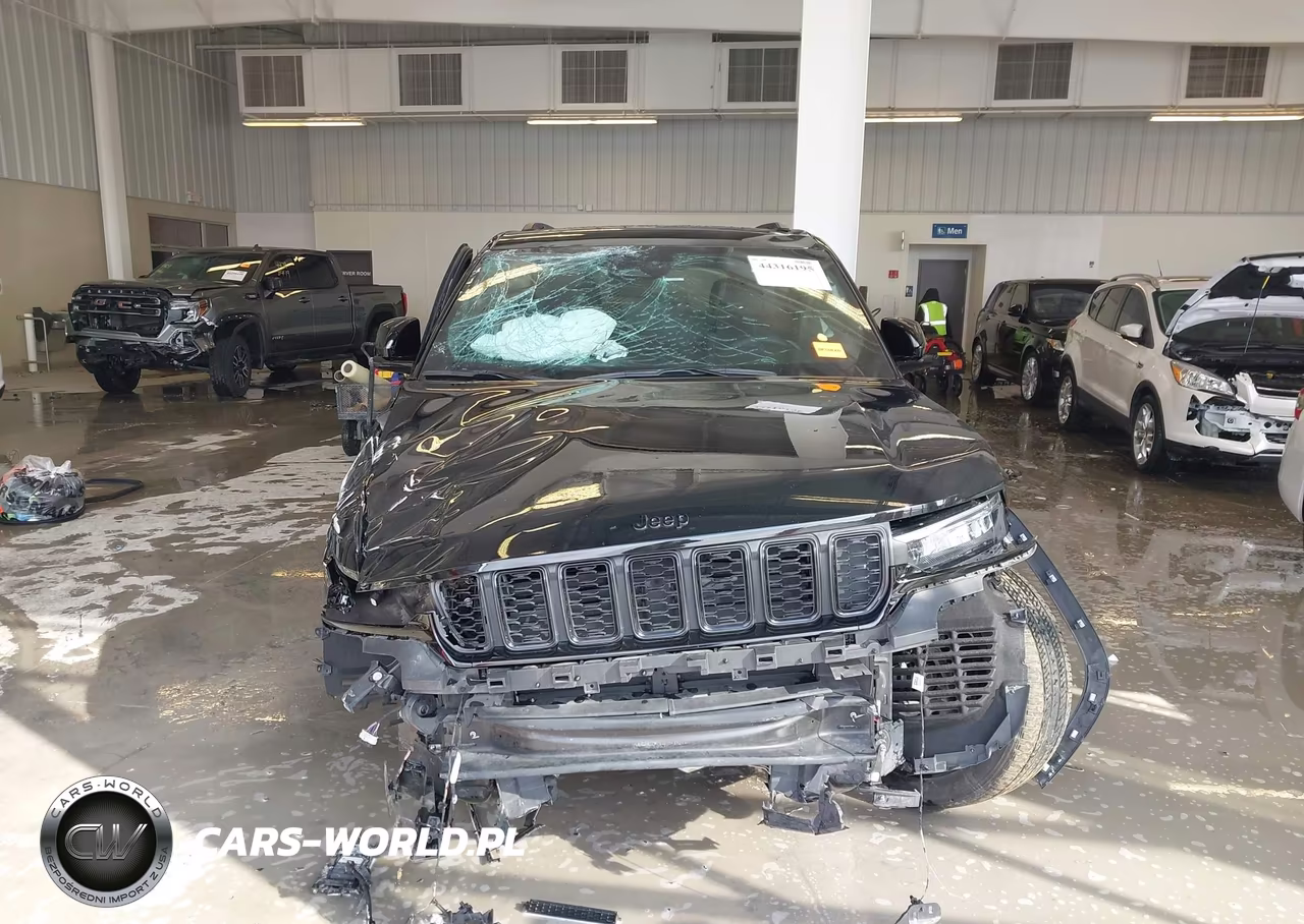 2023 Jeep Grand Cherokee Altitude X 4X4 VIN:1C4RJHAG3PC632336 - 12