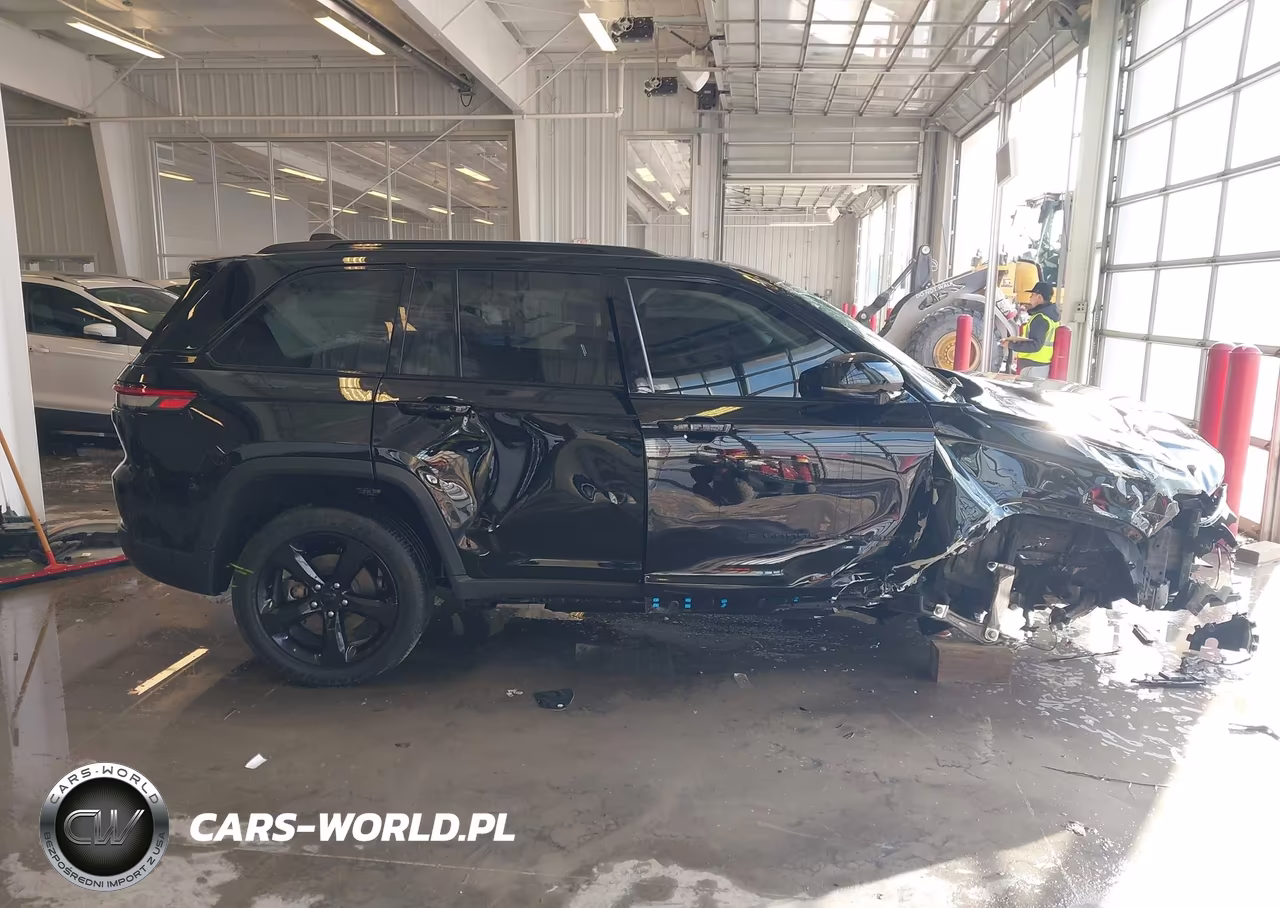 2023 Jeep Grand Cherokee Altitude X 4X4 VIN:1C4RJHAG3PC632336 - 13