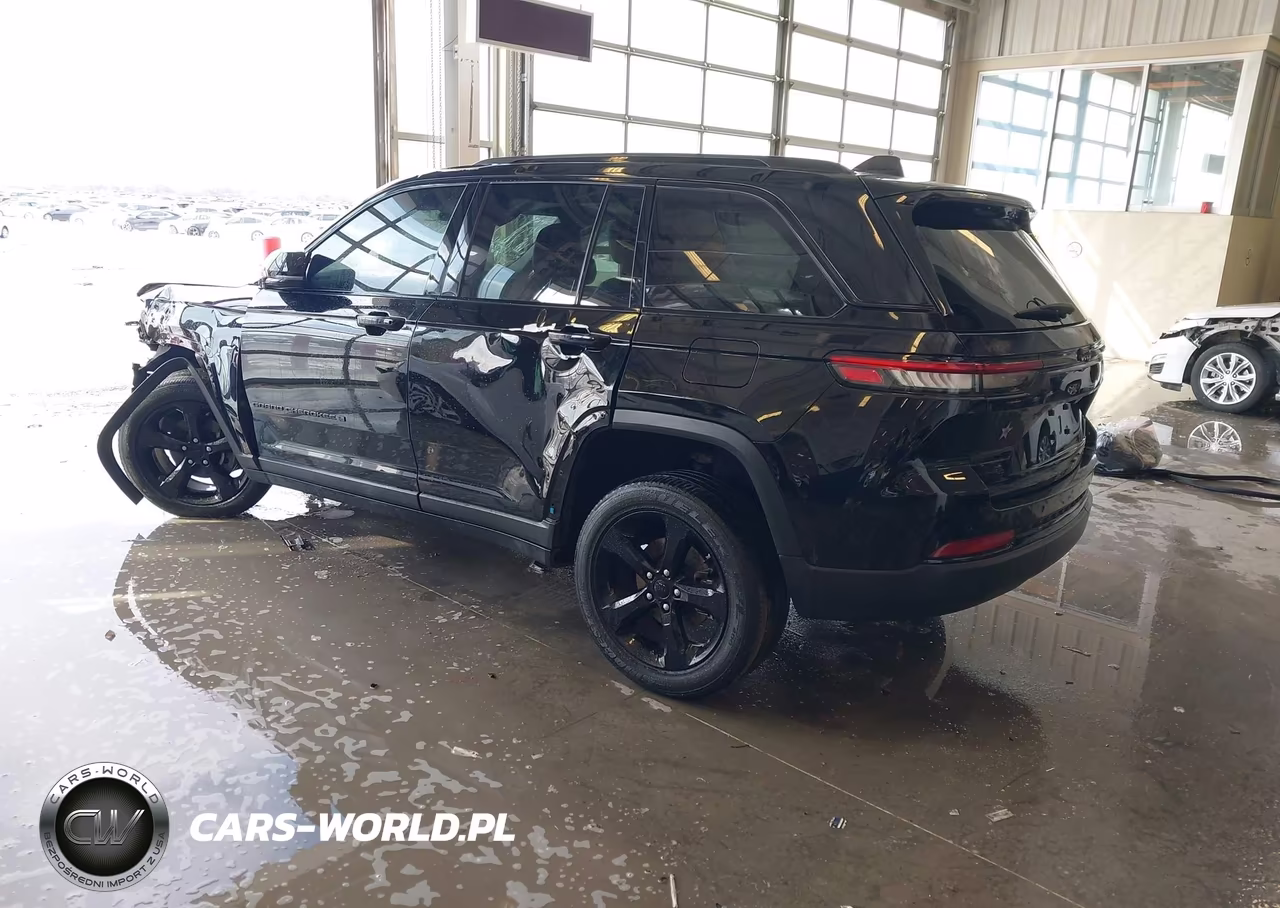 2023 Jeep Grand Cherokee Altitude X 4X4 VIN:1C4RJHAG3PC632336 - 3