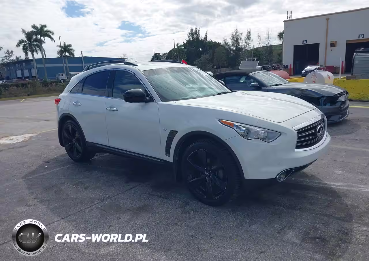 2015 INFINITI QX70