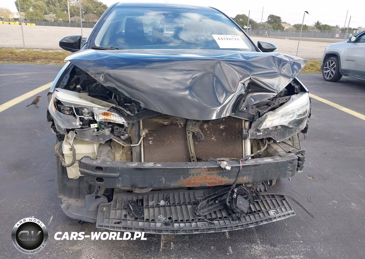2017 Toyota Corolla Se VIN:5YFBURHE9HP621322 - 6