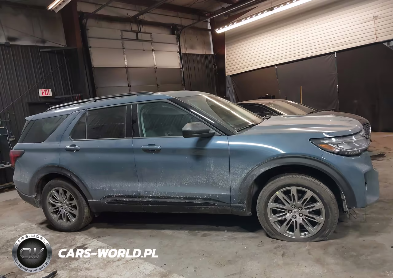 2026 Ford Explorer Active W-200A Pkg VIN:1FMUK8DH6TGA32386 - 13